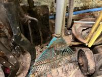 LRG ARRAY OF GARDEN TOOLS (180) - 6