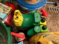 LRG ARRAY OF GARDEN ACCESSORIES (181) - 11