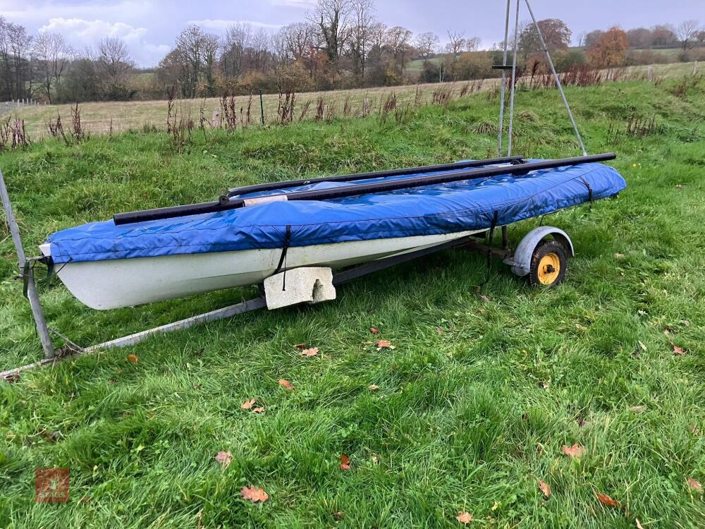 13' SAILING DINGY/BOAT