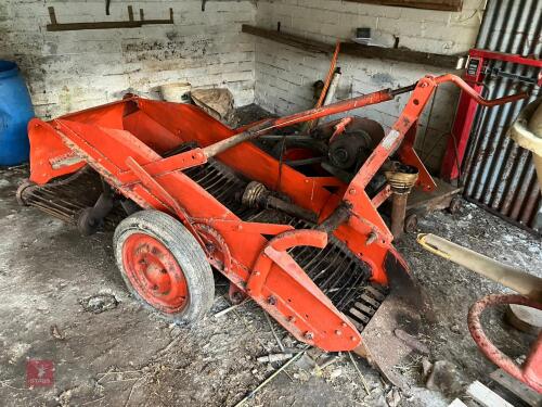 POTATO HARVESTER