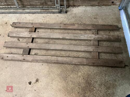 IFOR WILLIAMS WOODEN SHEEP PARTITION