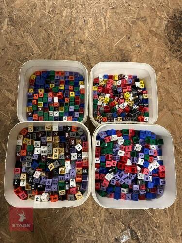 4 VARIATION OF CLOTHING SIZE CUBES