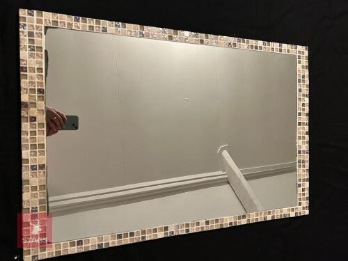 21'' X 31'' MODERN GLASS MIRROR