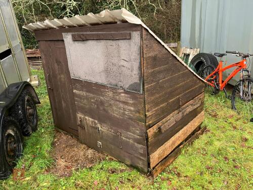 WOODEN CHICKEN HOUSE (NO RUN)