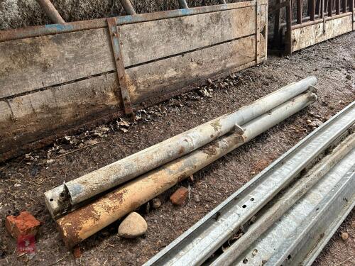 2 HANGING & 1 LATCHING POSTS