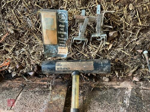 RAT TRAPS & MOLE TRAPS