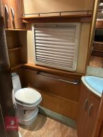 2005 BESSACAR 525 3 BERTH CARAVAN - 4
