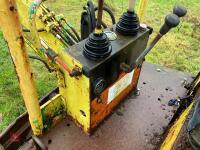 1.5T MINI DIGGER - 18