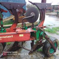 KVERNELAND 5 FURROW AUTO RESET PLOUGH - 4