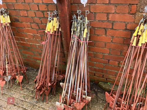 30 ELECTRIC FENCING STAKES (2)