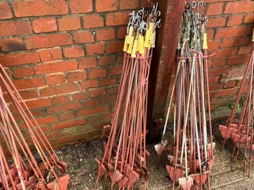 30 ELECTRIC FENCING STAKES (3)