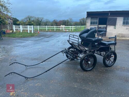 HARTLAND 4 SEATER HORSE CARRIAGE