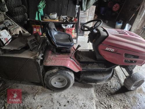 MTD J/126 RIDE ON LAWN MOWER (S/R)