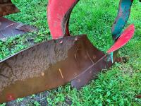 KVERNELAND 85-300-8-HD PLOUGH - 10