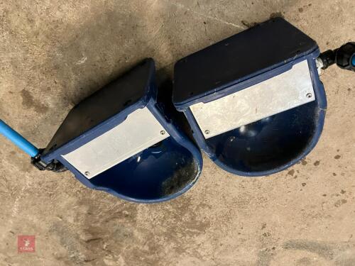 2 JFC PLASTIC DRINKER BOWLS (1)