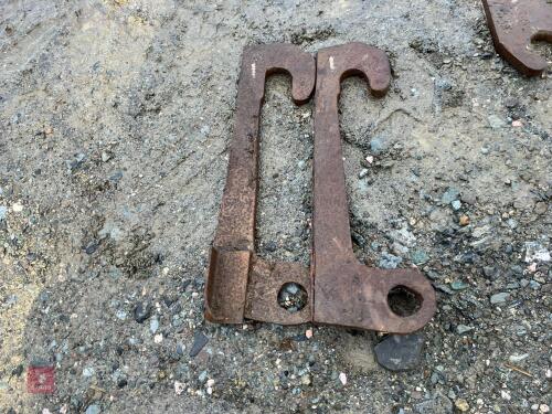 PAIR OF WELD ON CATERPILLAR BRACKETS (1)