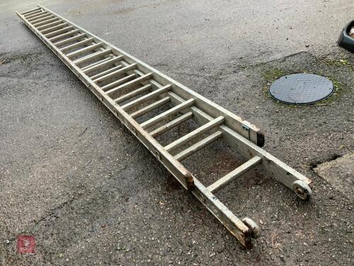 DOUBLE EXTENDING LADDER (200)