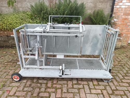 LRG BATEMAN GALVANISED TURN-OVER CRATE