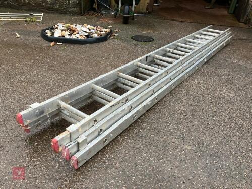 TRIPLE EXTENDING ALUMINIUM LADDER (199)