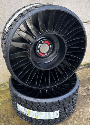 2 X TWEEL TURF WHEELS