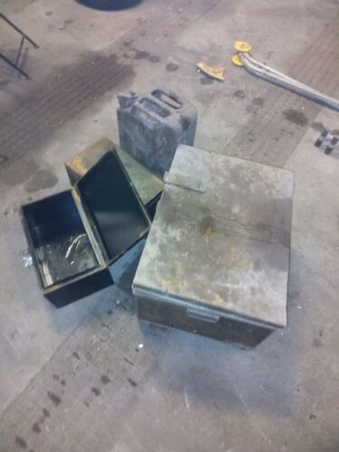 METAL STORAGE TRUNK & BOXES
