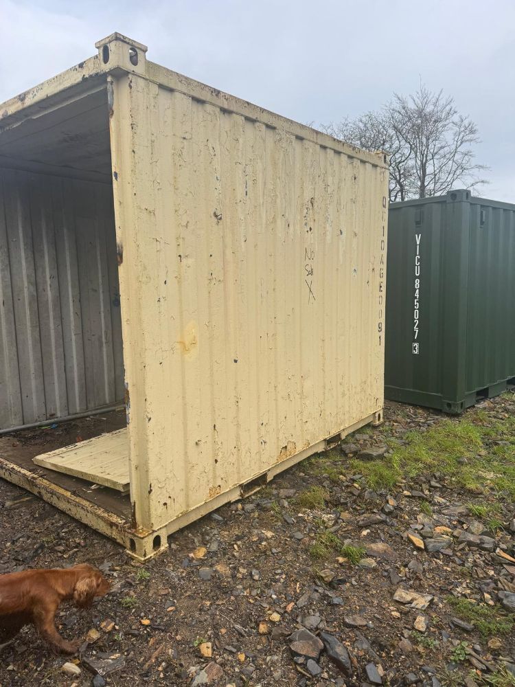 10' SHIPPING CONTAINER