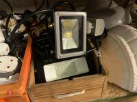 QTY ASSORTED LIGHT & ELECTRICAL FITTINGS - 3
