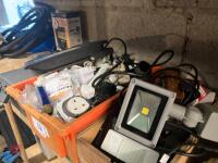 QTY ASSORTED LIGHT & ELECTRICAL FITTINGS - 4