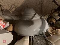 QTY ASSORTED LIGHT & ELECTRICAL FITTINGS - 6