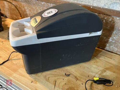 HALFORDS 12V HEATER BOX/FRIDGE