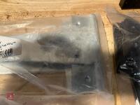 3 PACKS OF GATE FURNITURE - 6
