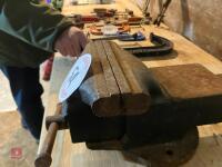 2 BENCH VICES - 3