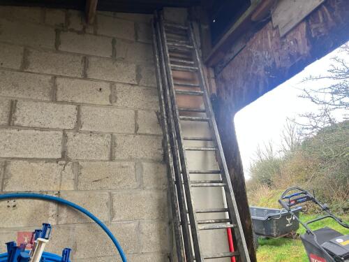 ALUMINIUM TRIPLE EXTENDING LADDER