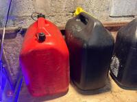 4 X 20L PLASTIC FUEL CANS - 7