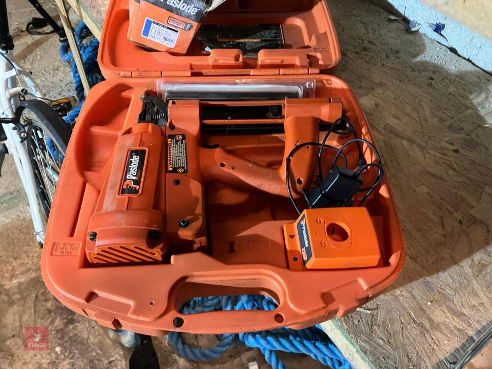 PASLODE IMPULSE STAPLE GUN