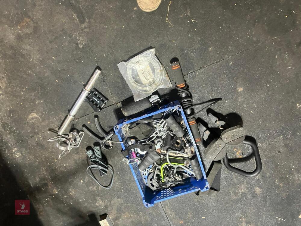 TRAY OF ASSORTED GYM ACCESSORIES