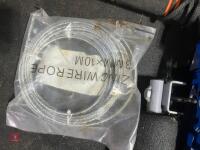 TRAY OF ASSORTED GYM ACCESSORIES - 4