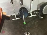 HOMCOM SQUATSTAND & OLYMPIC BAR - 4