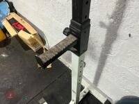 HOMCOM SQUATSTAND & OLYMPIC BAR - 13