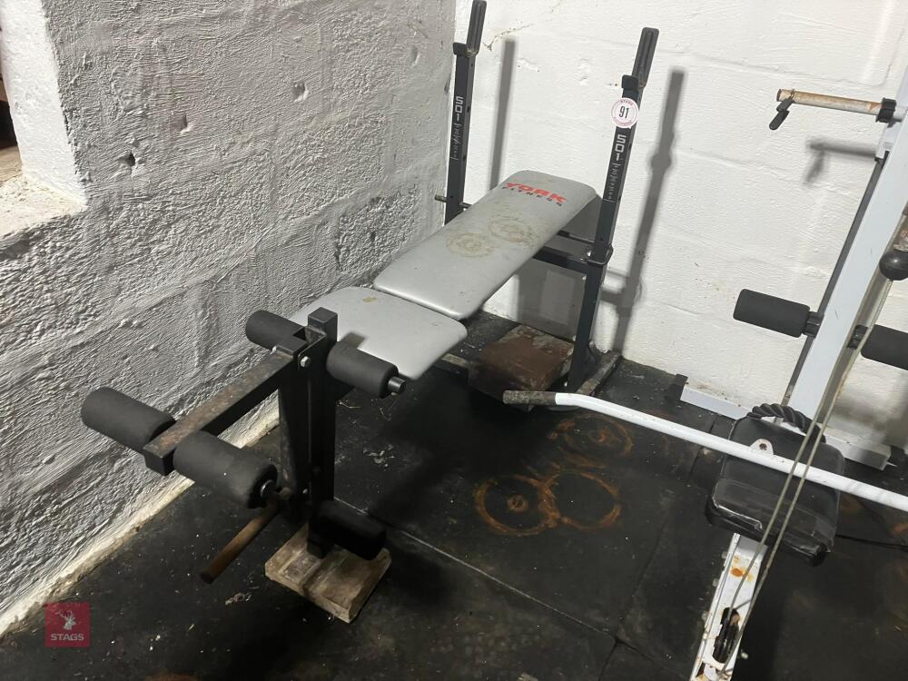 YORK FITNESS 501 BENCH PRESS TABLE