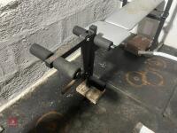 YORK FITNESS 501 BENCH PRESS TABLE - 6