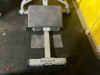 BODY SOLID COMMERIAL SQUAT MACHINE - 2
