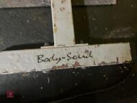 BODY SOLID COMMERIAL SQUAT MACHINE - 3