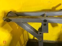 BODY SOLID COMMERIAL SQUAT MACHINE - 8