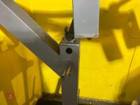 BODY SOLID COMMERIAL SQUAT MACHINE - 12