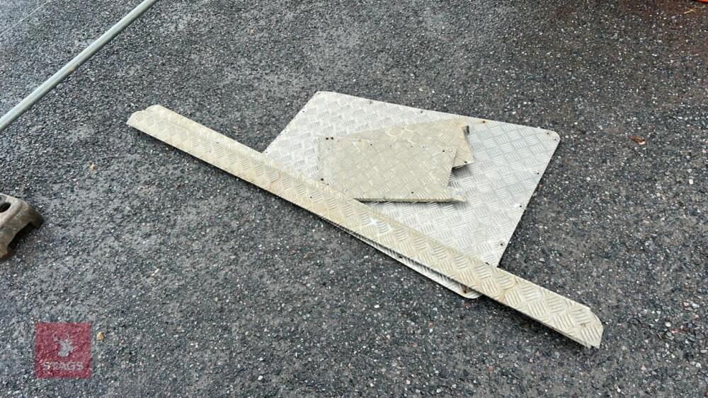 DEFENDER CHEQUER PLATE