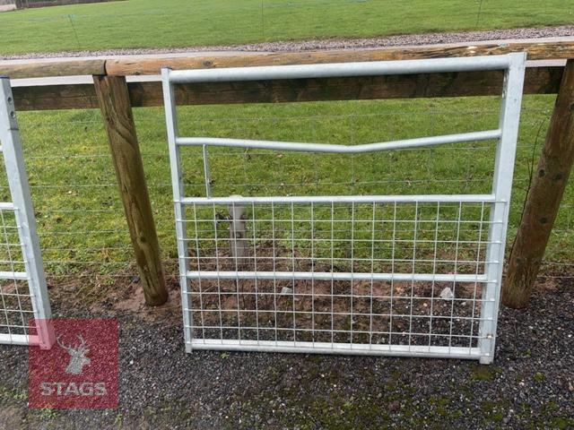 IAE 4' HALF MESH GATE