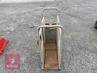 IAE DE-HORNING CRATE - 8