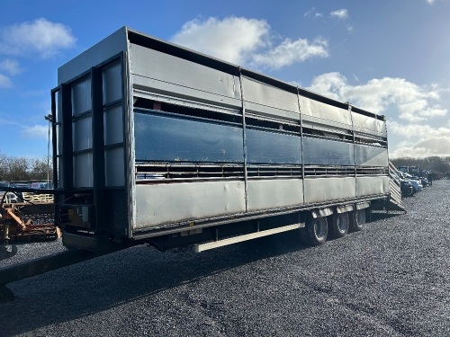 PARKHOUSE 35' 3 DECK LIVESTOCK TRAILER