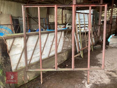 2 X 6' 5'' X 5' TRAILER LADES